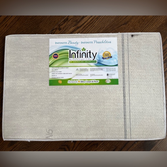 27x18 White Carper Rug - Picture 6 of 6